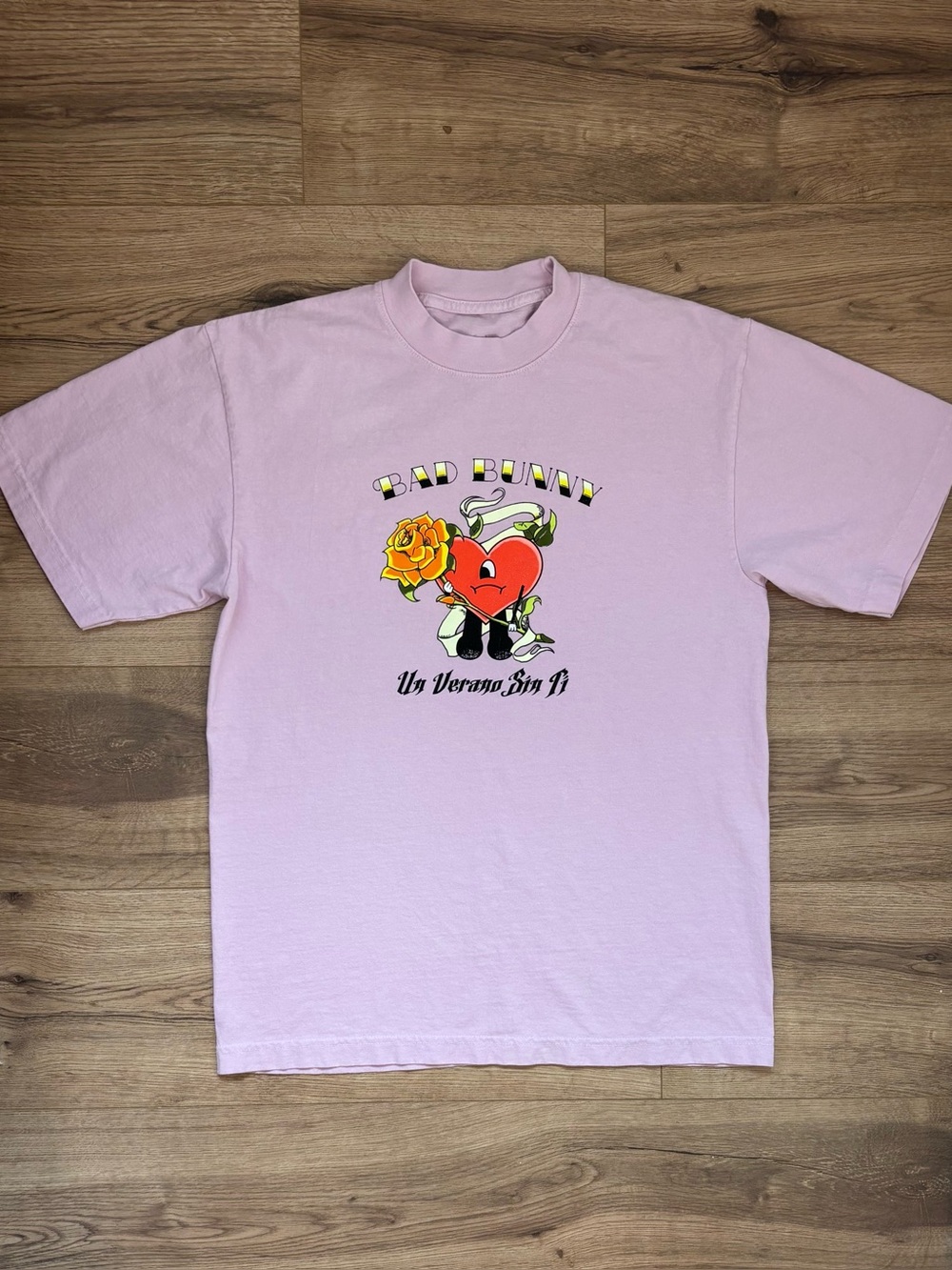 Bad Bunny 2022 World Tour Pink Graphic T-Shirt Un Verano Sin Ti Small